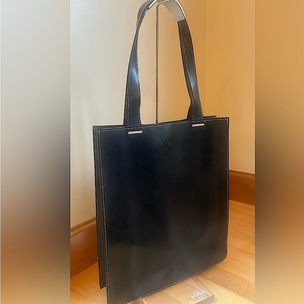 Givenchy Black Leather Tote Bag Sleek Minimalist Design